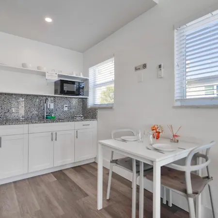Spacious Studio With Balcony And Parking At The Beach -M46 Hollywood Exterior photo