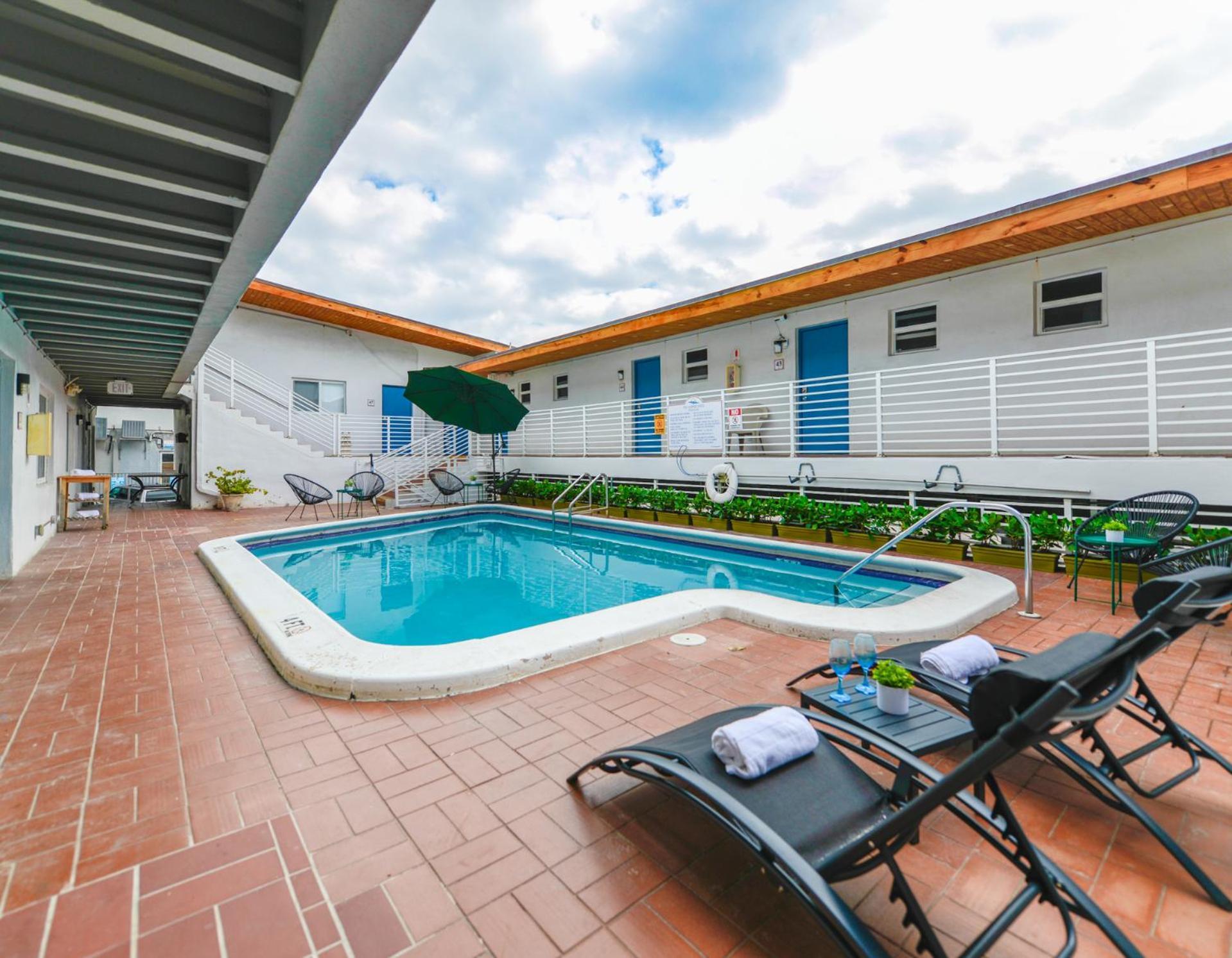 Spacious With Balcony And Parking At The -m46 Apartment Hollywood