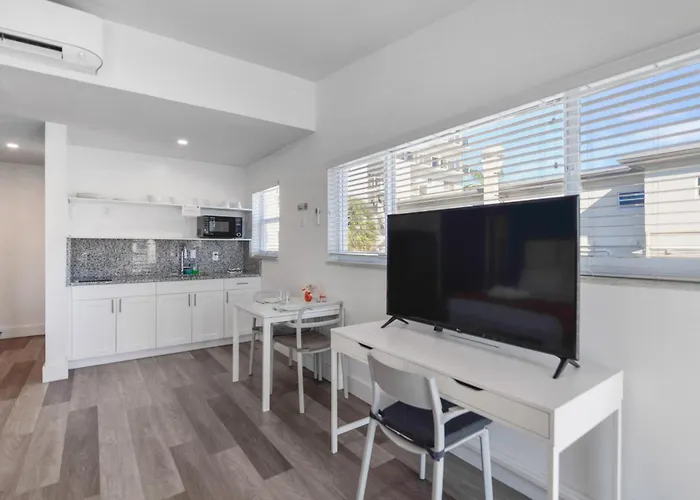 Spacious Studio With Balcony And Parking At The Beach -M46